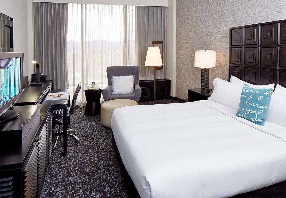 Renaissance Asheville Downtown Hotel Esterno foto